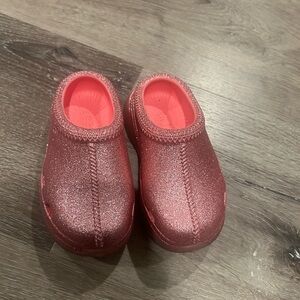 Ugg pink babygirl pink clog